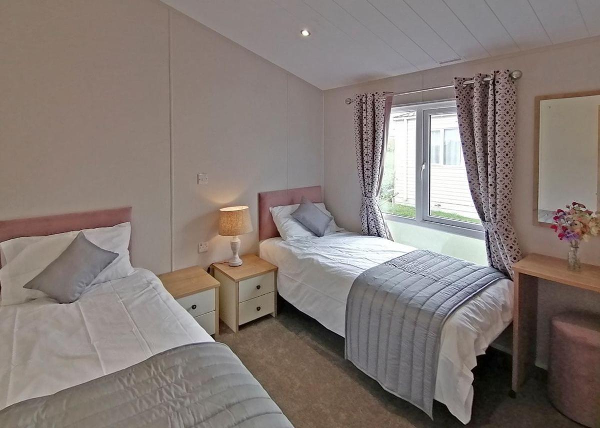 The Springs Lakeside Holiday Park Fladbury Zewnętrze zdjęcie